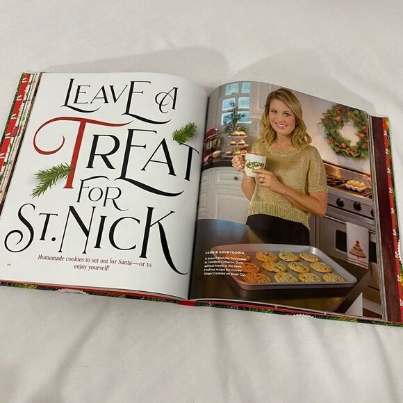 NWT Hallmark Channel Countdown to Christmas Book - Picture 3 of 3